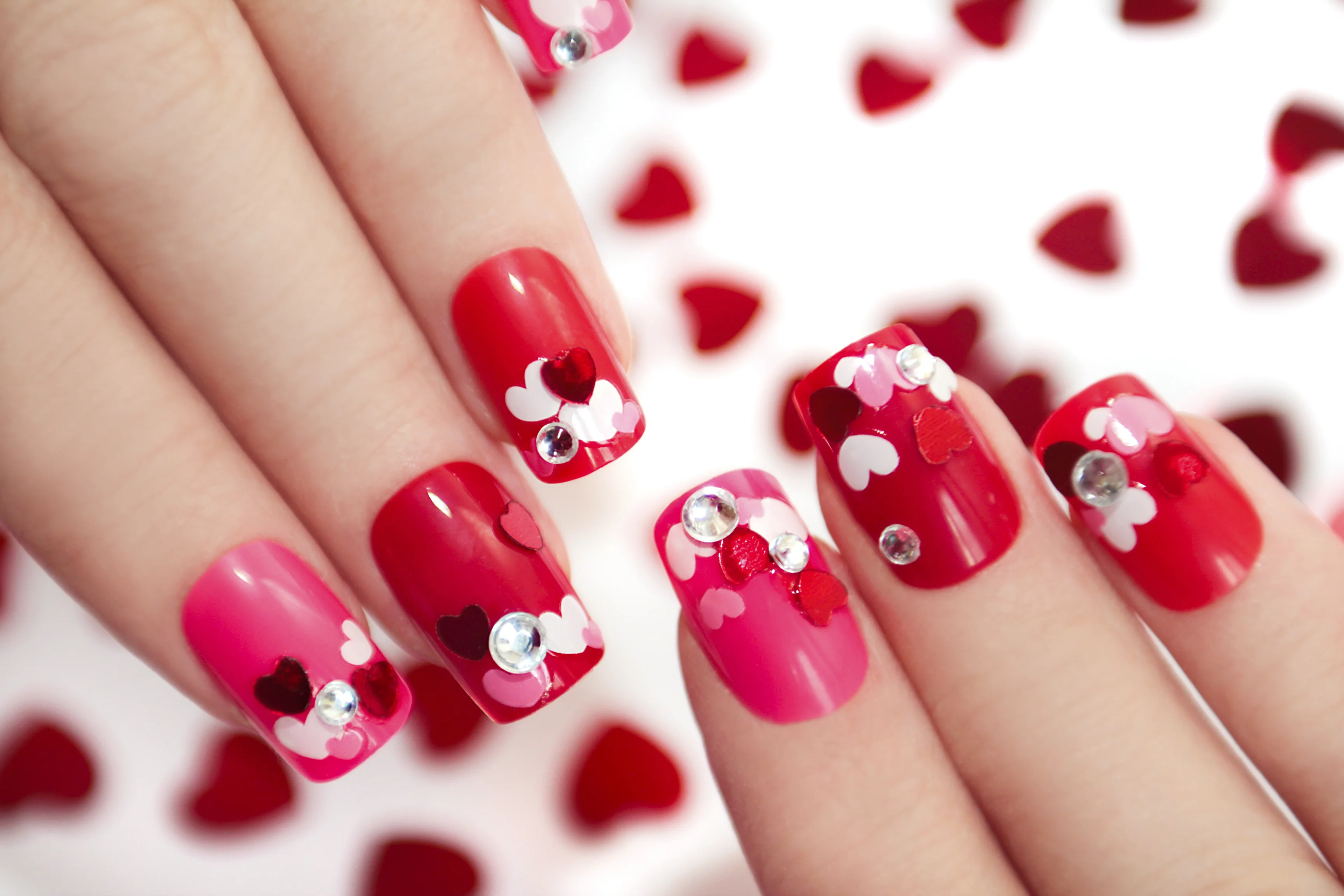 Nails-that-charm-your-love-Livecreative.in